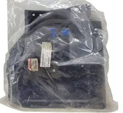 Front wheel arch liner splash guards