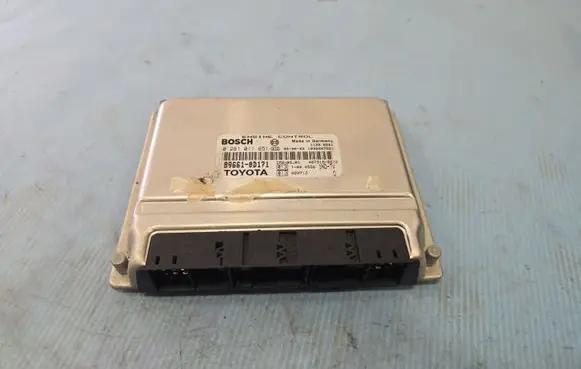 Toyota Yaris Engine control unit/module 0281011651