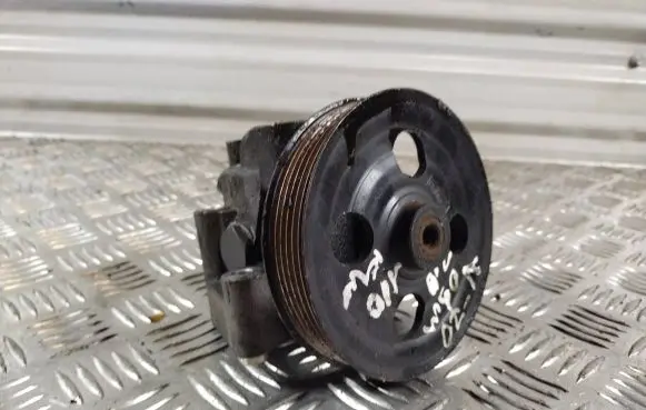 Volvo V70 Power steering pump