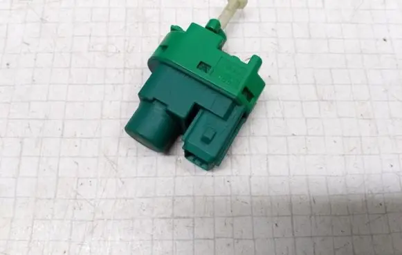 Ford Mondeo Mk III Brake pedal sensor switch 94BB9C872AC