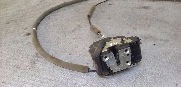Nissan Note (E12) Rear door lock 