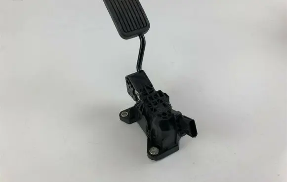 Honda CR-V Accelerator throttle pedal 2700000390 H2640