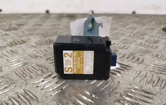 Toyota Prius (XW30) Keyless (KESSY) go control unit/module 2713000081 8974047020