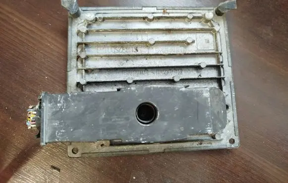 Ford Fiesta Engine control unit/module 2s6a12a650sg s118107002k