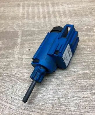 Audi A4 S4 B6 8E 8H Clutch pedal sensor 8E0927189 19322005