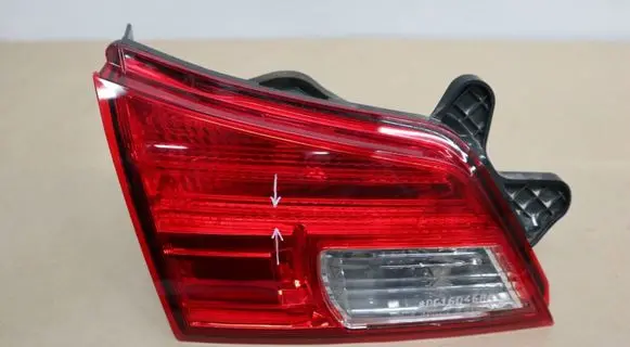 Subaru Outback Tailgate rear/tail lights 13220072
