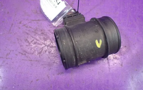 Opel Astra H Mass air flow meter 55350048