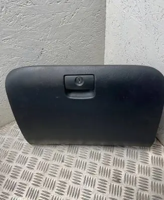Glove box