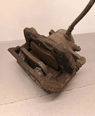 Mercedes-Benz E W212 Front brake caliper