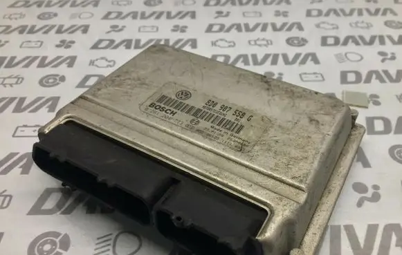 Volkswagen PASSAT B5 Engine control unit/module 8D0907558G 0261204773 26SA0000