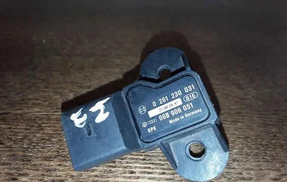 Skoda Fabia Mk1 (6Y) Air pressure sensor 0261230031 06B906051