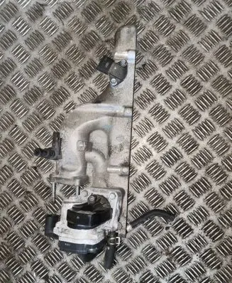 KIA Sportage Intake manifold 284102U000