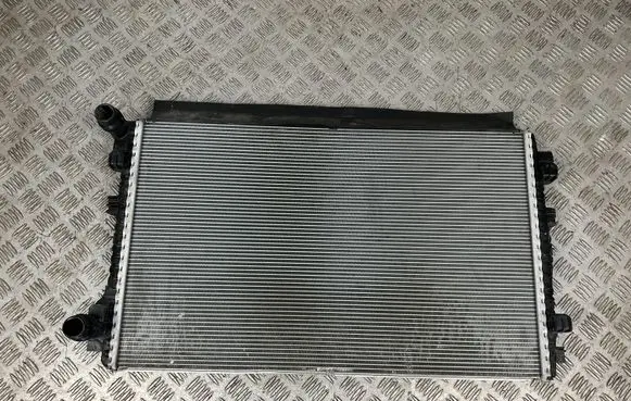 Volkswagen Golf VIII Coolant radiator 5WA121251C