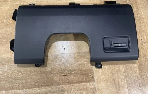 Dashboard lower bottom trim panel