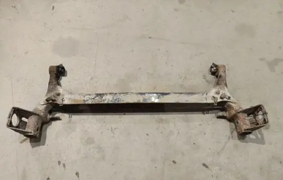 Toyota Corolla Verso AR10 Rear subframe 