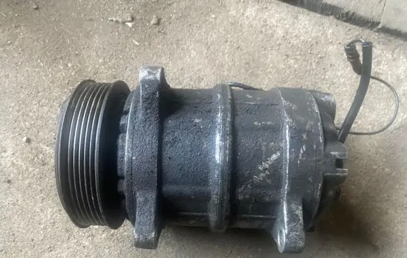 Volvo S70 V70 V70 XC Air conditioning (A/C) compressor (pump)