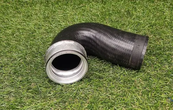 Volkswagen PASSAT B5.5 Intercooler hose/pipe 3B0145834L