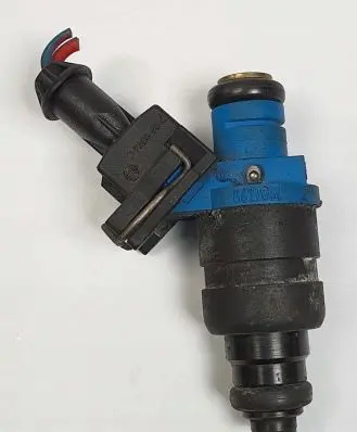 Volvo S40, V40 Fuel injector 8627804