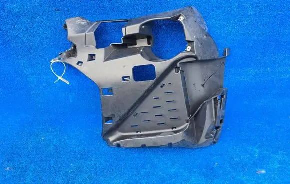 BMW X2 F39 Front bumper mounting bracket 8069091