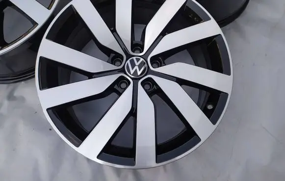 Seat Alhambra (Mk2) R18 alloy rim 7N0601025P