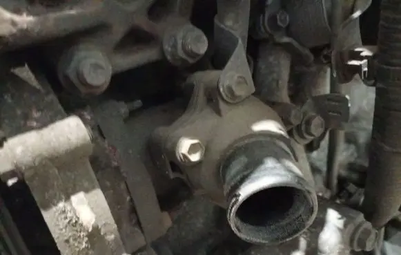 Toyota Avensis T270 Engine coolant pipe/hose