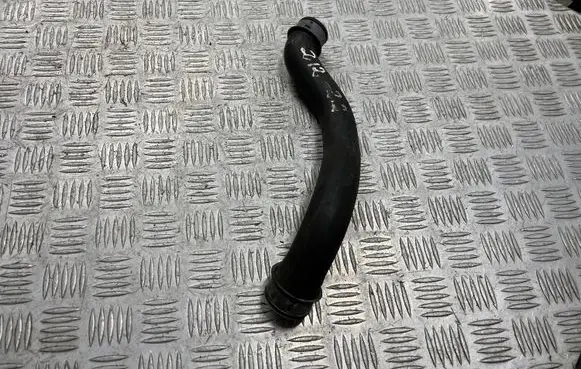 Mercedes-Benz E W212 Engine coolant pipe/hose A2045011582