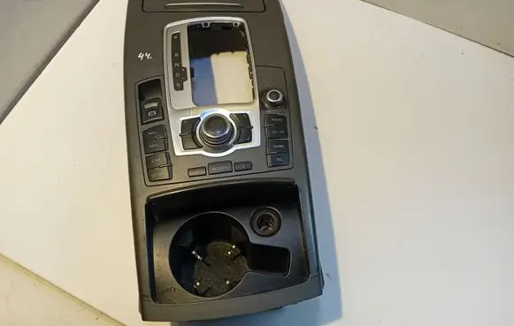 Audi A6 S6 C6 4F Center console 4F1862533