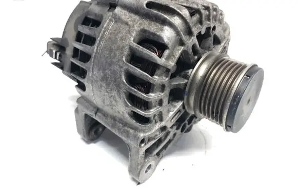 Dacia Duster II Generator/alternator 231007707R