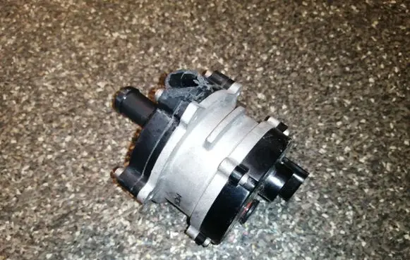 Hyundai Ioniq Electric auxiliary coolant/water pump 369002B000