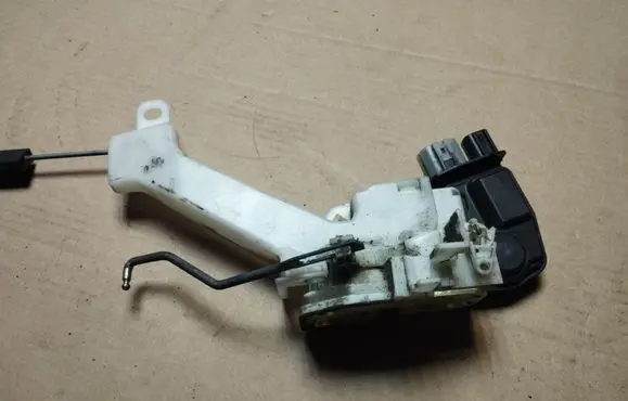 Honda Element Front door lock