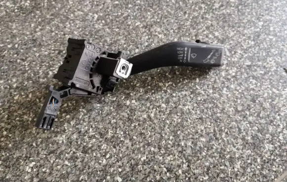 Volkswagen Touran I Wiper control stalk 1K0953519H