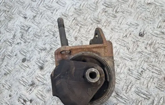 Hyundai Santa Fe Engine mount bracket 218322P500 218342B900