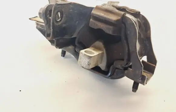 Skoda Fabia Mk2 (5J) Engine mount bracket 6Q0199555