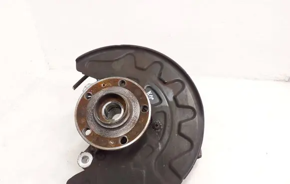 Volkswagen PASSAT B8 Front wheel hub spindle knuckle 5Q0407257A