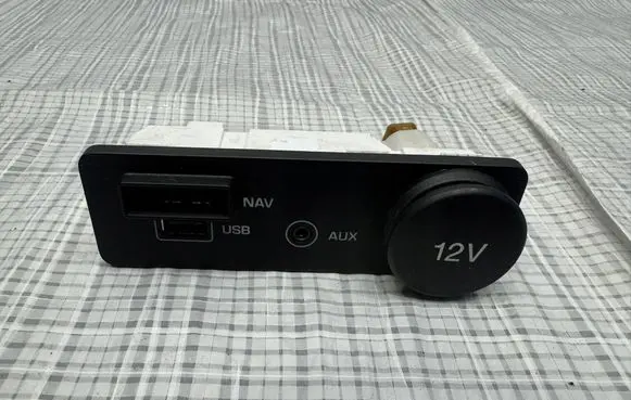 Jaguar F-Pace 12 V Socket (front) 