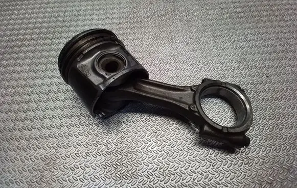 Fiat Ducato Piston with connecting rod