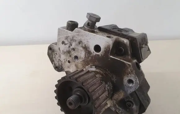 Fuel injection high pressure pump
