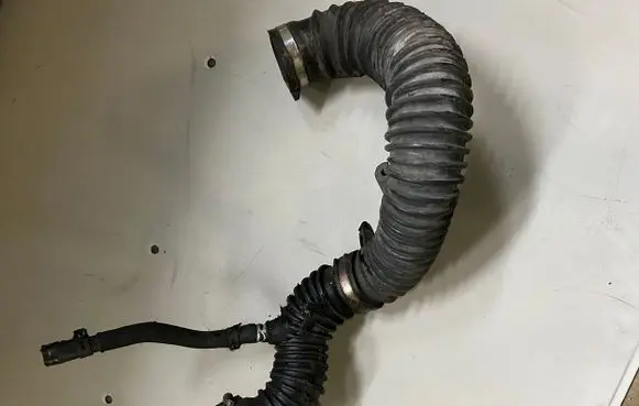 Opel Vivaro Other engine bay part