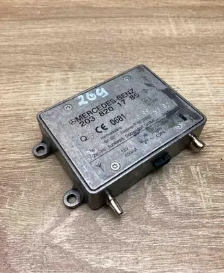 Mercedes-Benz CLK A209 C209 Aerial antenna amplifier 2038201785