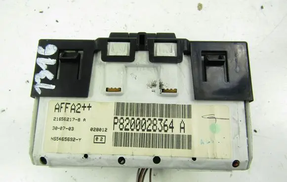 Renault Clio II Screen/display/small screen P8200028364A