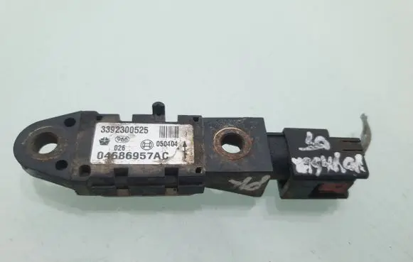 Chrysler Voyager Airbag deployment crash/impact sensor 04686957AC 3392300525