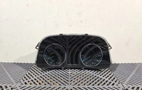 Toyota RAV 4 (XA40) Speedometer (instrument cluster) 838004A240 2575407802