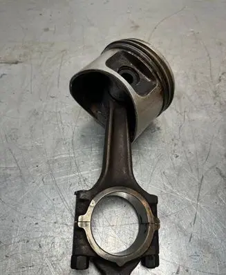 BMW 7 E32 Piston with connecting rod 11251276701 346kb