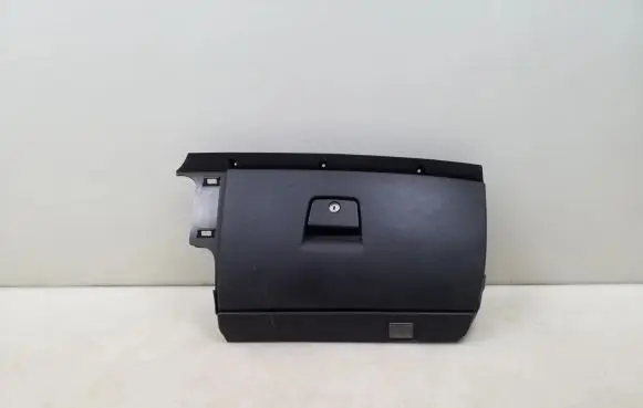 Volvo V50 Glove box 8626141