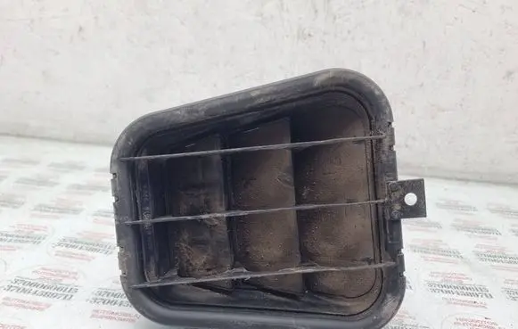 Audi A6 S6 C6 4F Quarter panel pressure vent 4B0819181B