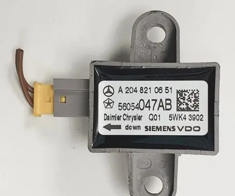 Mercedes-Benz GLK (X204) Airbag deployment crash/impact sensor A2048210651