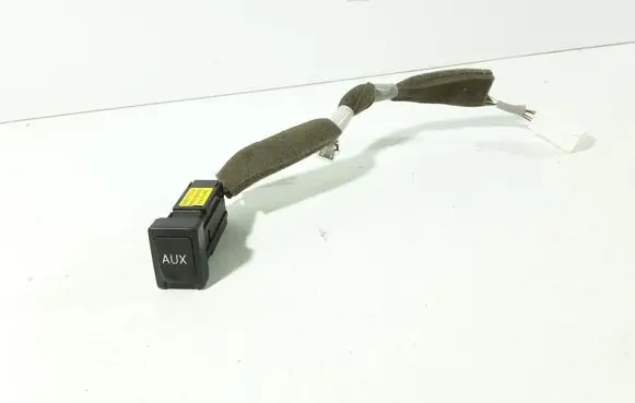 Toyota Verso AUX in-socket connector 861900D010 FA134334 CALS0895G
