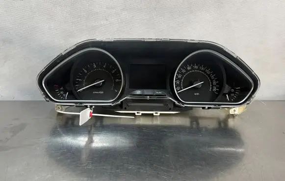 Peugeot 208 Speedometer (instrument cluster)