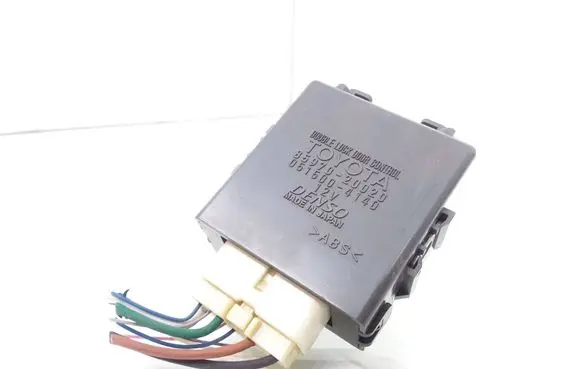Toyota Avensis T270 Door control unit/module 8597020020 0515004140