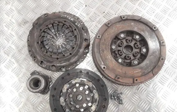 Opel Signum Clutch set kit 9223223 ZA3480105042 FAG805121A